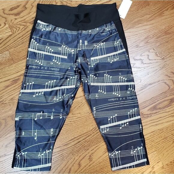 Music Notes Lotus Legging Capri - Picture 3 of 4
